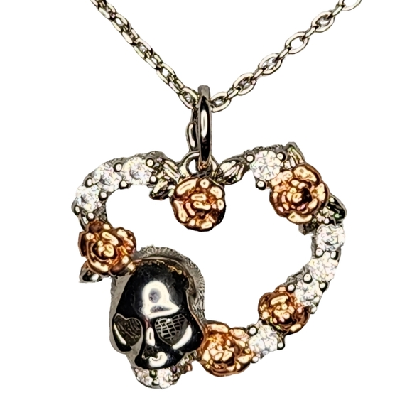 💀 Skull & 🌹 Rose in Heart Necklace - Picture 1 of 2